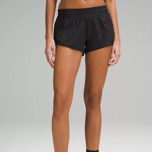 Lululemon l Hotty Hot Low-Rise Lined Short l Size 2